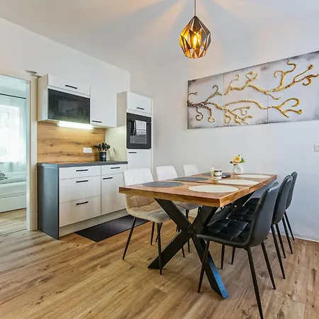 Auszeit Steiraland 2 Mit Privaten Terrasse Und Garten Und Parkplatz Apartment *