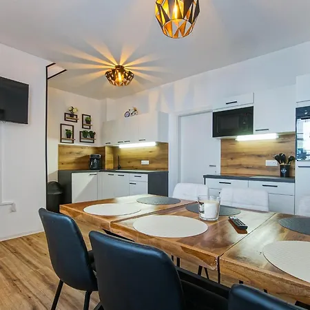 Auszeit Steiraland 2 Mit Privaten Terrasse Und Garten Und Parkplatz Apartment *