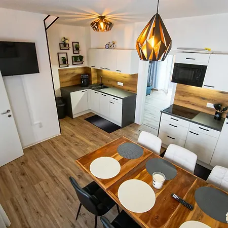 Auszeit Steiraland 2 Mit Privaten Terrasse Und Garten Und Parkplatz Apartment *