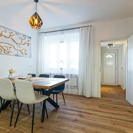Auszeit Steiraland 2 Mit Privaten Terrasse Und Garten Und Parkplatz Leoben (Styria)